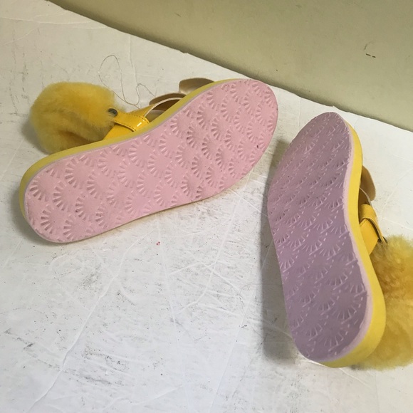 Ugg Australia NEW Poppy Flip Flop Thong Sandals Remove Back Strap Flower Pom Pom - Picture 7 of 15